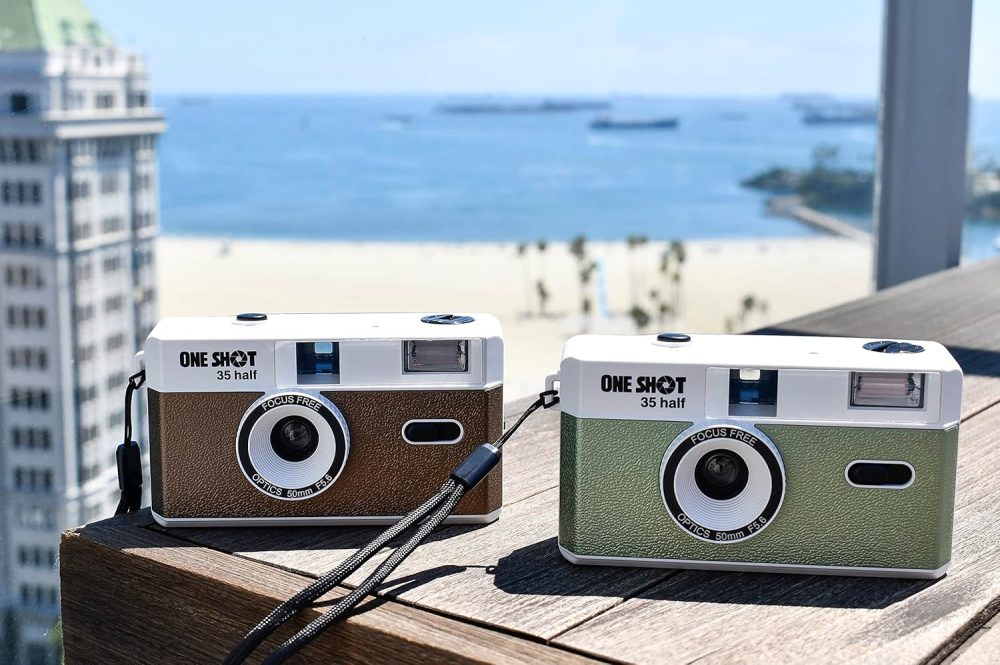 1 Shot Point and Shoot 35mm Film Camera, Reusable Retro Half Frame Camera, Built in Flash, Included One Roll ASA/ISO 400 Black & White Film 18 Exp., (36 Shots) Battery Not Included (Brown Color) - Image 6